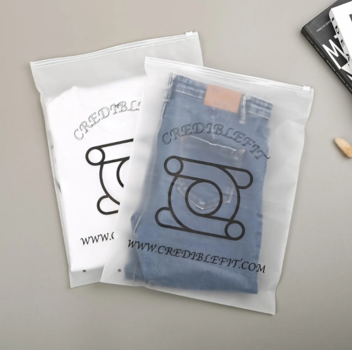 Custom ziplock bags for clothes with logo